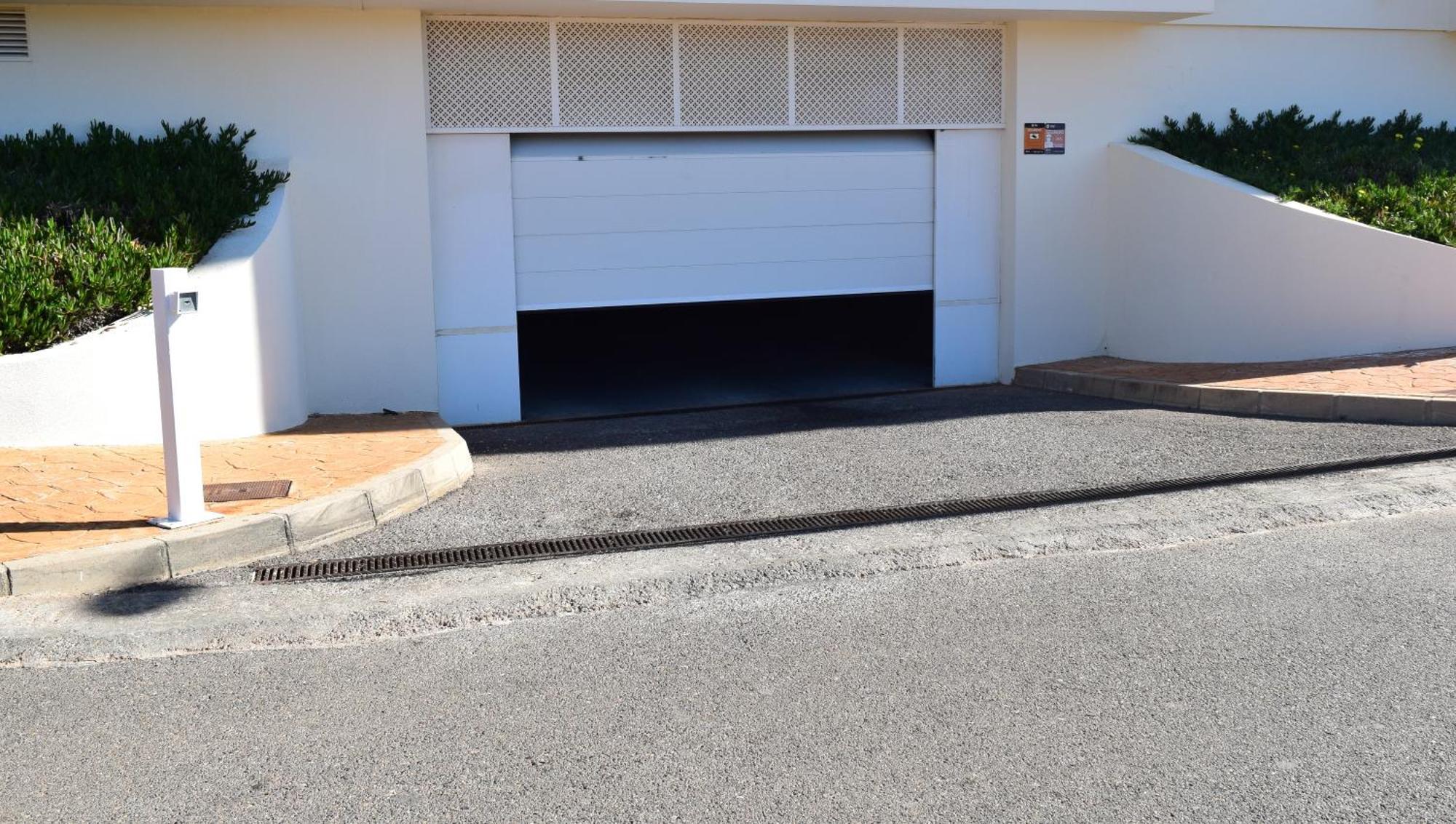 Luxurious Spacious Three Bedroom Apartment On Beachfront アルメリマル エクステリア 写真