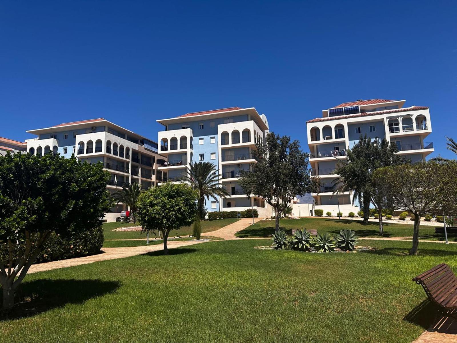 Luxurious Spacious Three Bedroom Apartment On Beachfront アルメリマル エクステリア 写真
